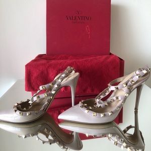 Valentino Garavani Rockstud T-Strap Pump
